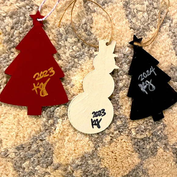 ๐ BUNDLE/3 ๐๐๏ธ HANDPAINTED ADORABLE ORNAMENTS CHRISTMAS ๐ TREES & SNOWMAN - Picture 5 of 6